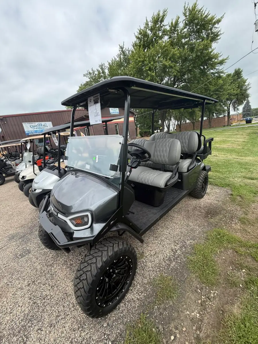 2026 E-Z-GO Express Summit XT Package photo 4