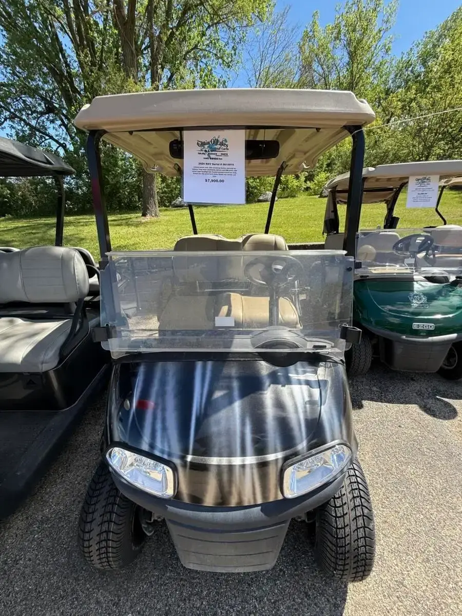 2021 E-Z-GO RXV photo 1