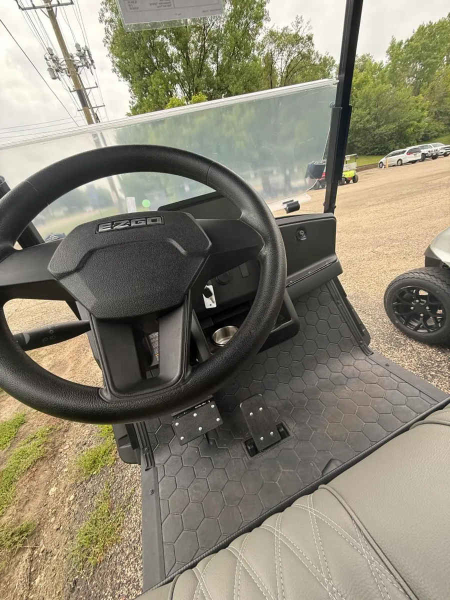 2026 E-Z-GO Express Summit XT Package photo 5