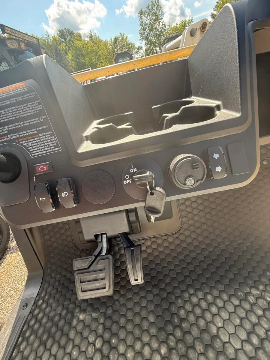 2026 E-Z-GO Valor 4 Passenger photo 6