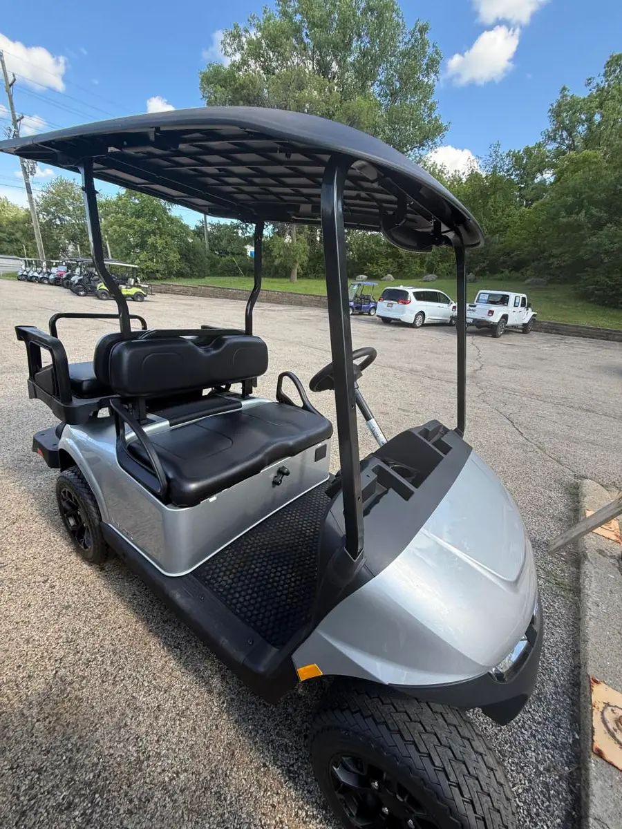 2026 E-Z-GO Valor Platinum S+ Package photo 4
