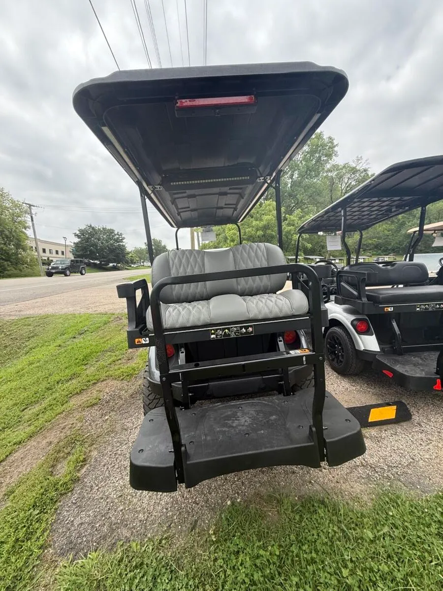 2026 E-Z-GO Express Summit XT Package photo 14