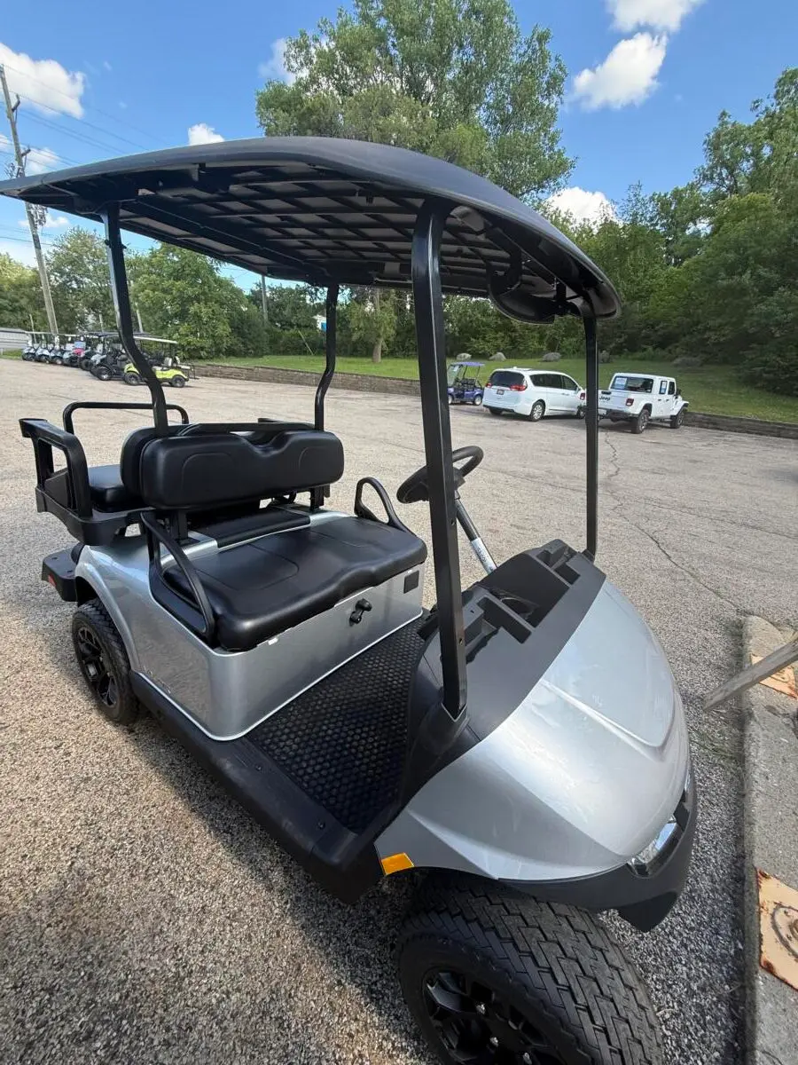 2026 E-Z-GO Valor Platinum S+ Package photo 10
