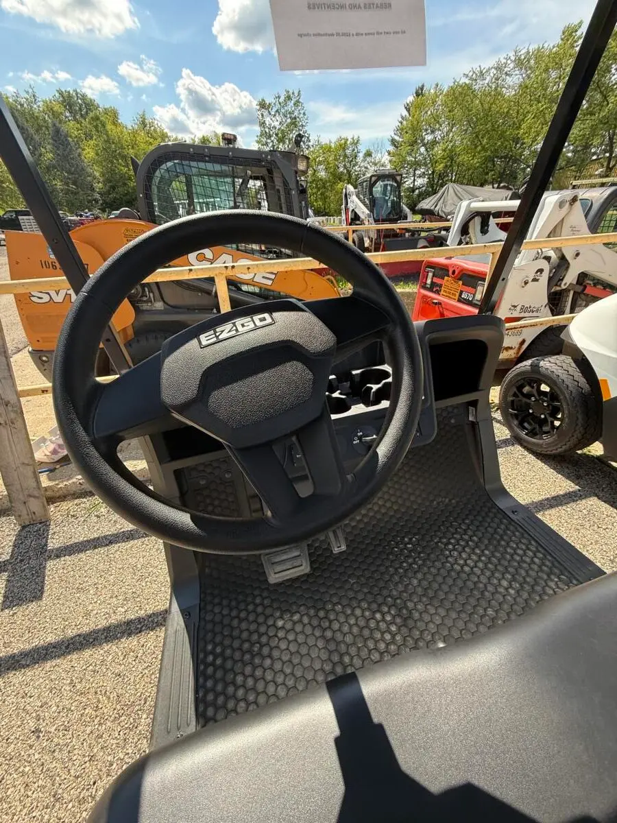 2026 E-Z-GO Valor 4 Passenger photo 12