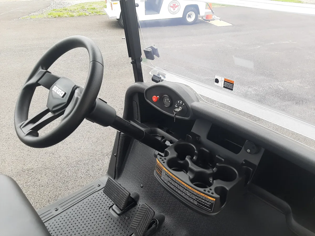 2026 E-Z-GO RXV ELiTE Lithium photo 5