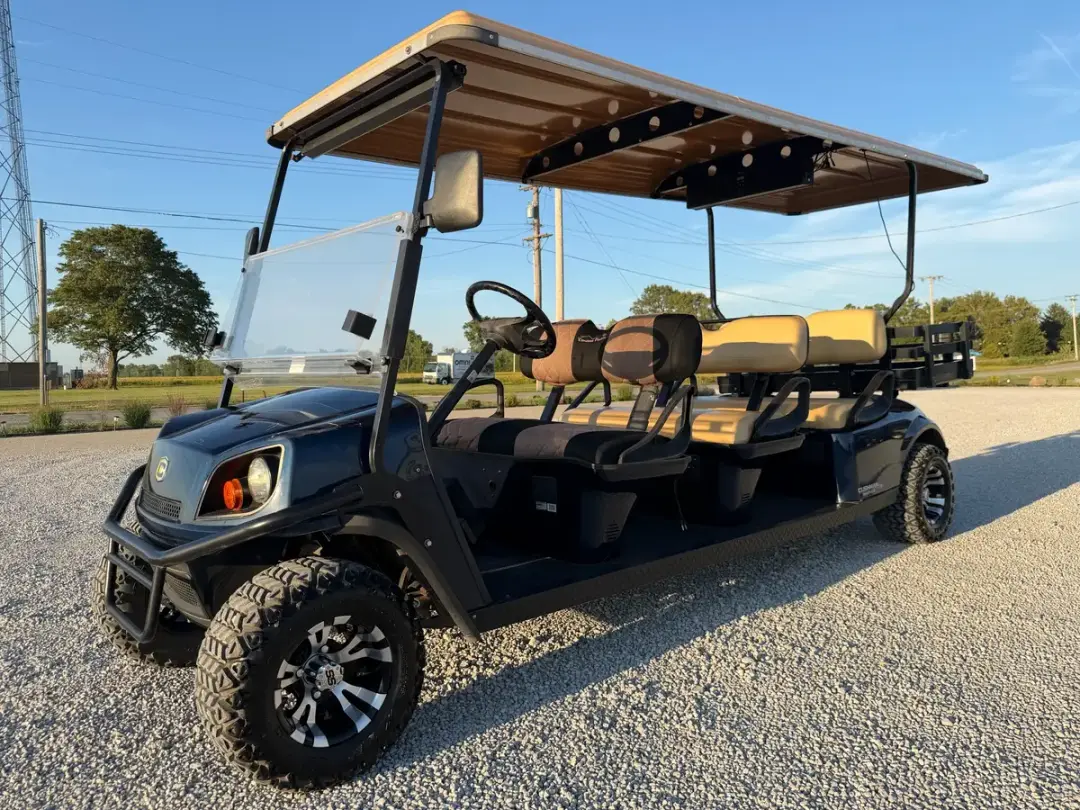 2018 Cushman Shuttle 8 photo 1