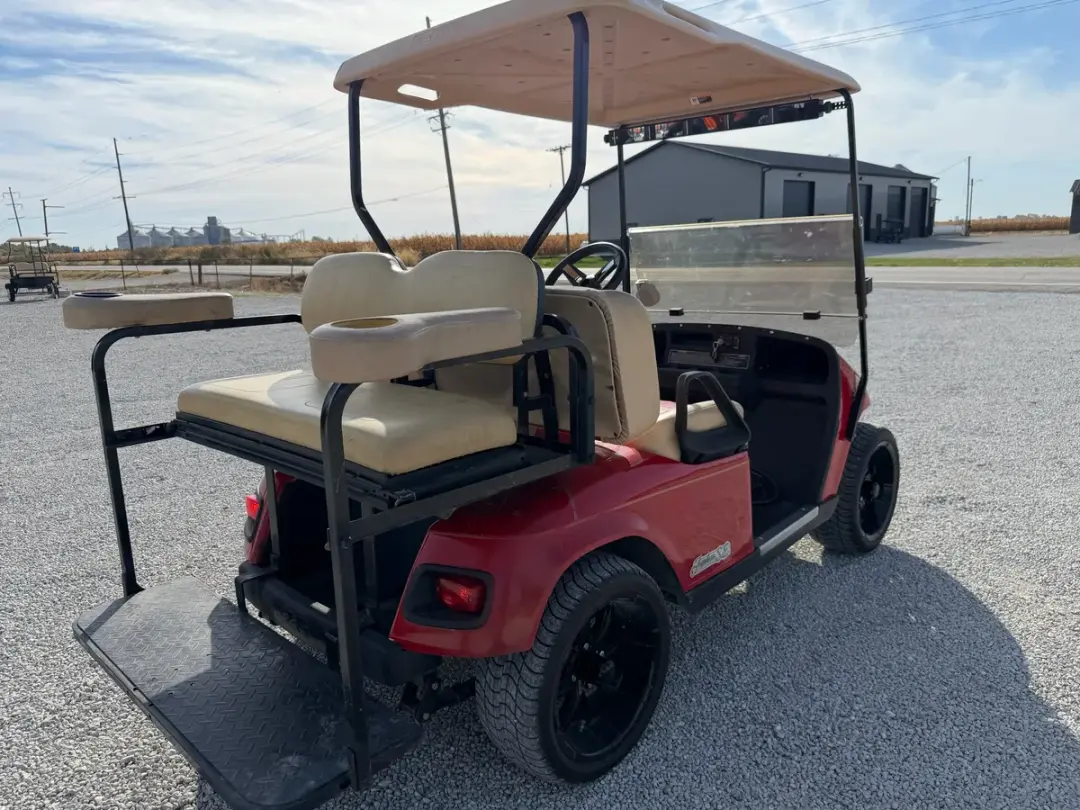 2005 E-Z-GO TXT photo 5
