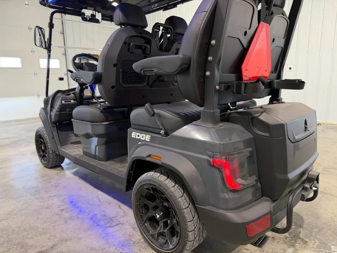 2027 Sivo Sivo Edge Forward Facing photo 3
