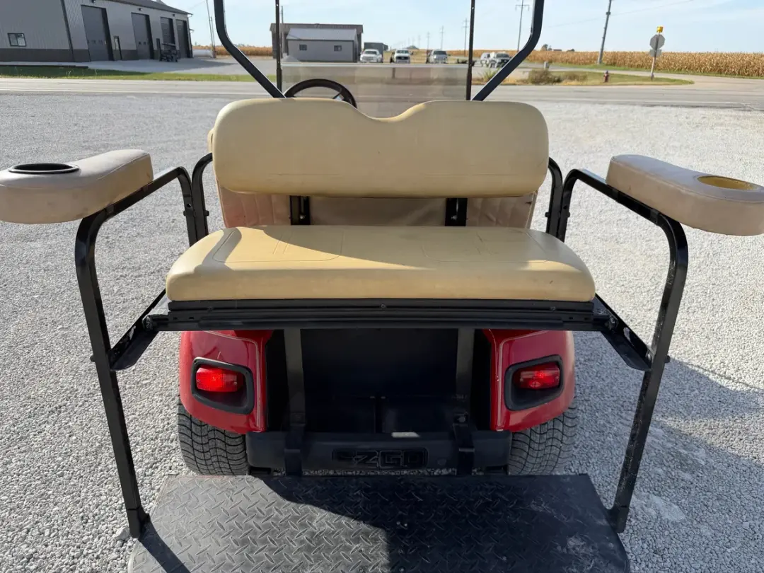 2005 E-Z-GO TXT photo 4