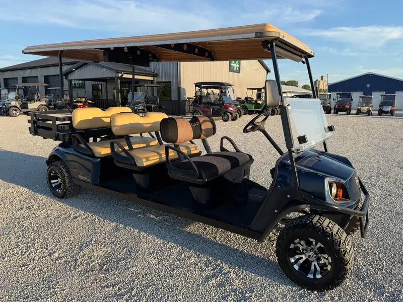 2018 Cushman Shuttle 8 photo 7