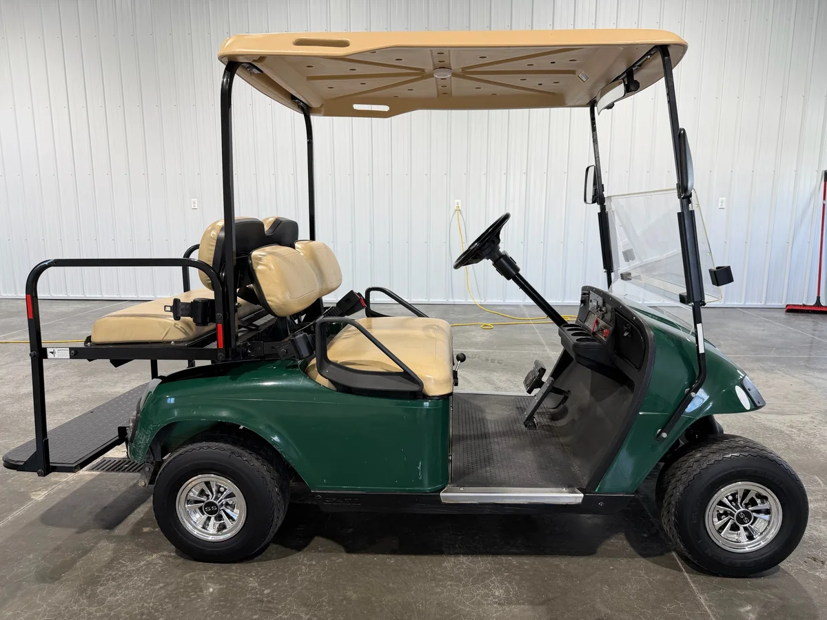 2005 E-Z-GO TXT photo 6