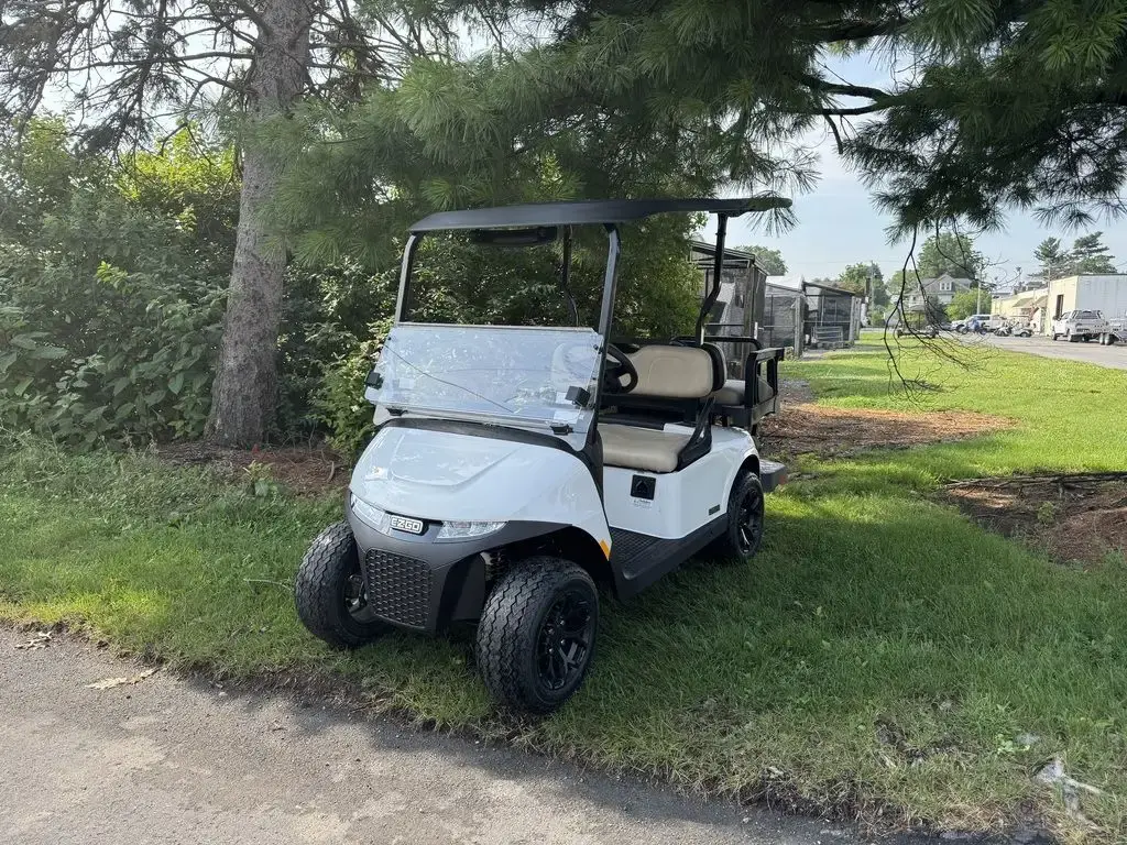 2026 E-Z-GO RXV photo 1