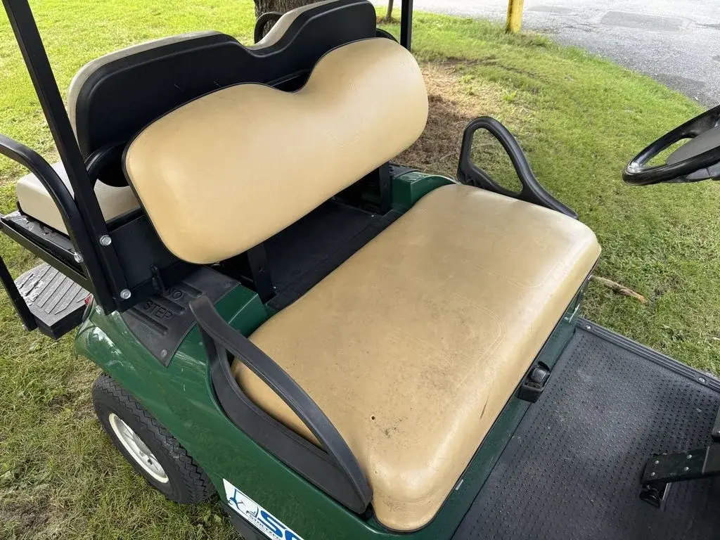 2014 E-Z-GO TXT photo 9