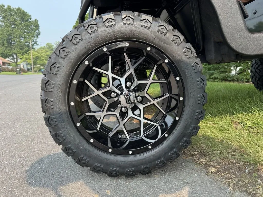 2021 E-Z-GO RXV photo 13