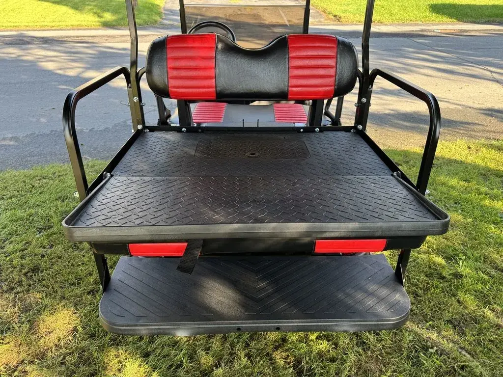 2022 E-Z-GO RXV photo 11