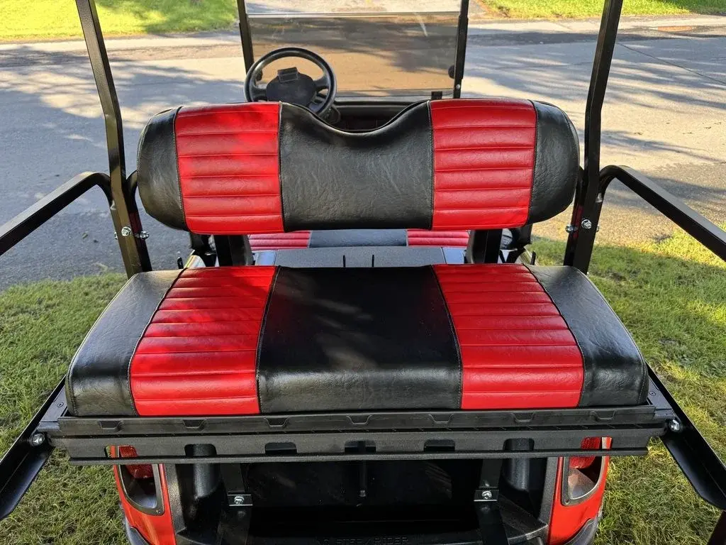 2022 E-Z-GO RXV photo 10