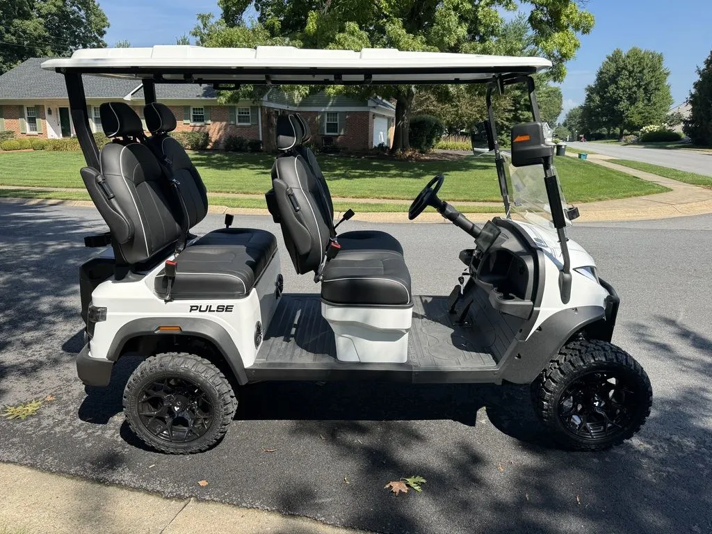 2026 Activev 4 Forward Lifted photo 5