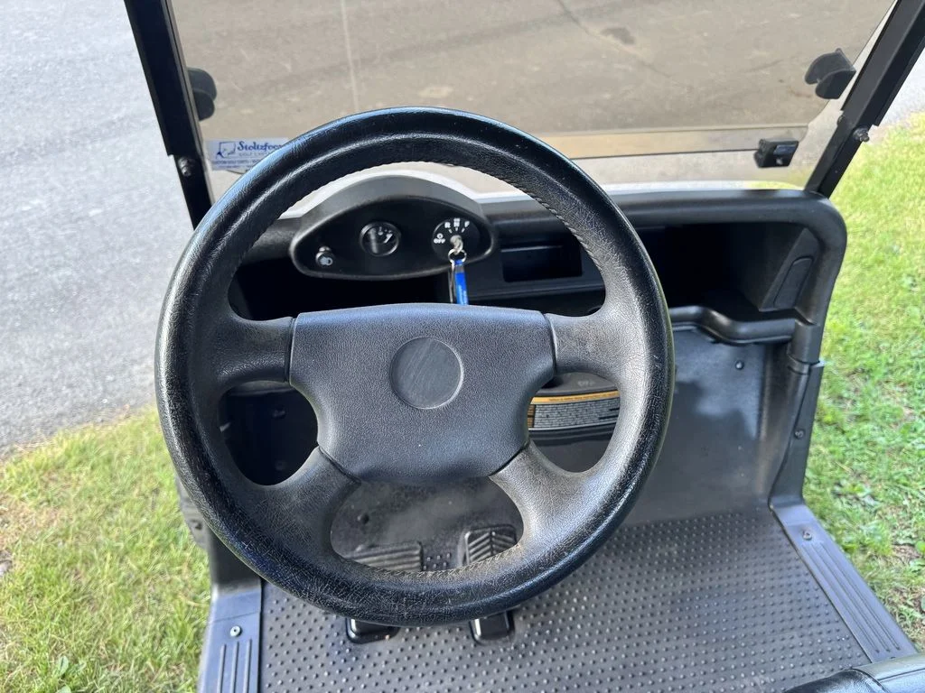 2017 E-Z-GO RXV photo 11
