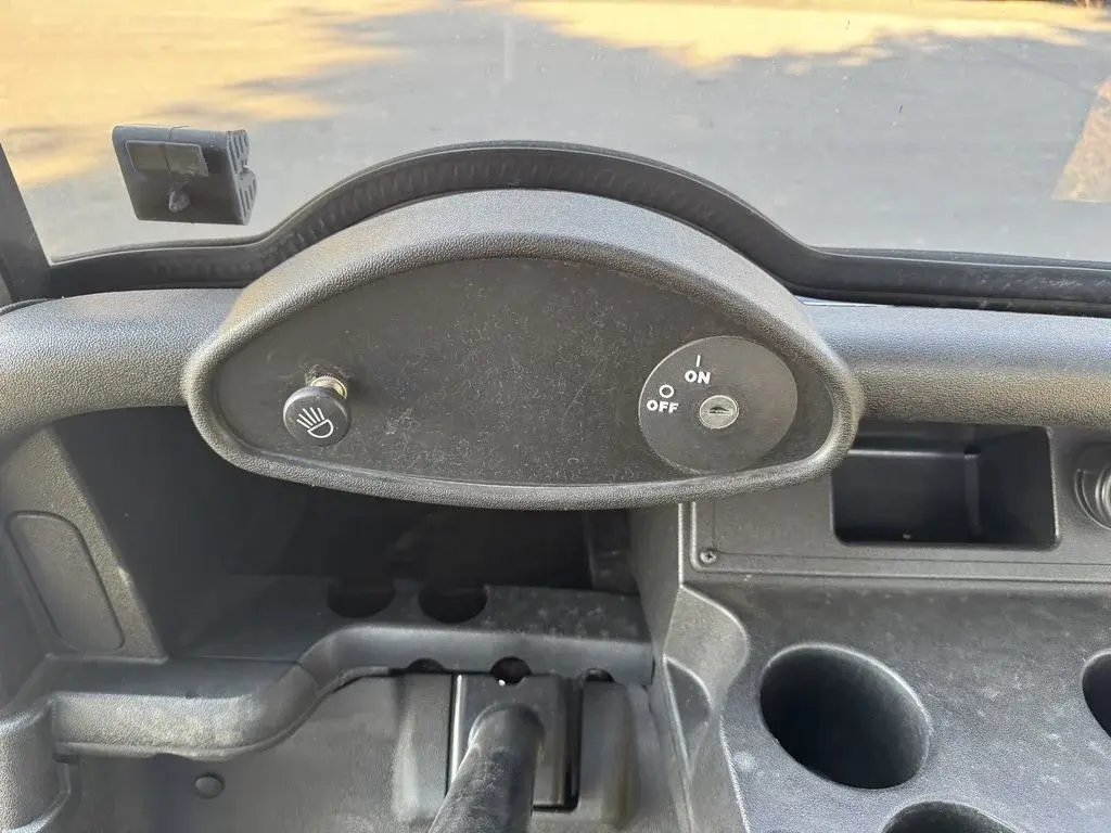 2018 E-Z-GO RXV photo 14