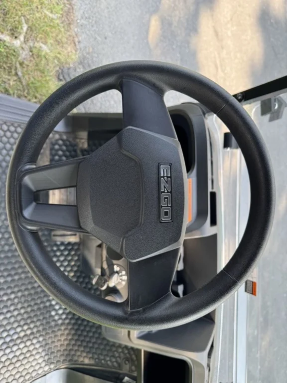 2026 E-Z-GO RXV4 Touring S photo 16