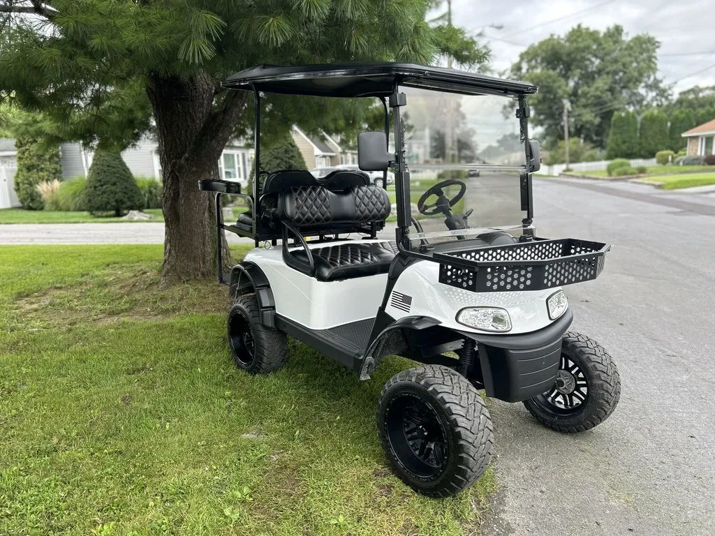 2018 E-Z-GO RXV photo 3