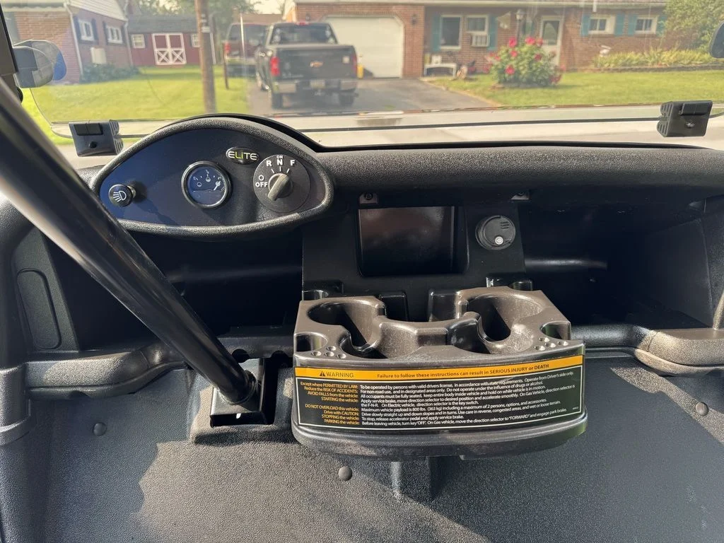 2021 E-Z-GO RXV photo 11