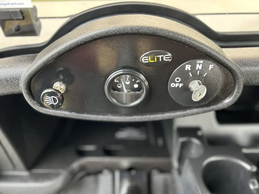 2022 E-Z-GO RXV ELiTE Lithium photo 9