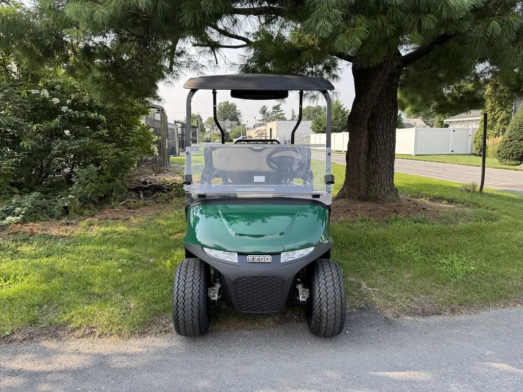 2026 E-Z-GO RXV4 Touring S photo 2