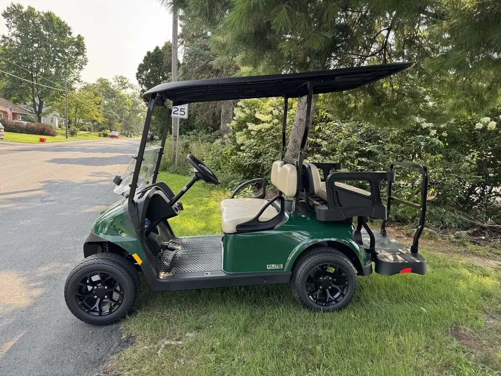 2026 E-Z-GO RXV4 Touring S photo 4