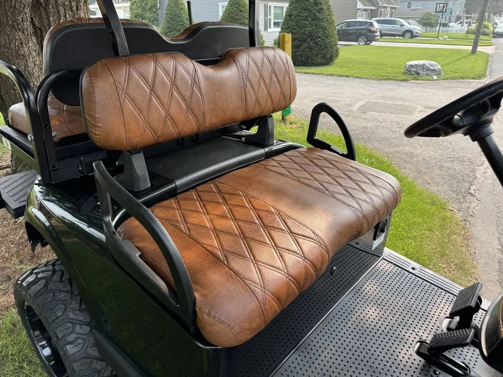 2021 E-Z-GO RXV photo 8