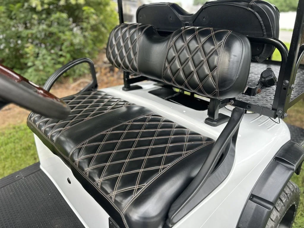 2018 E-Z-GO RXV photo 5