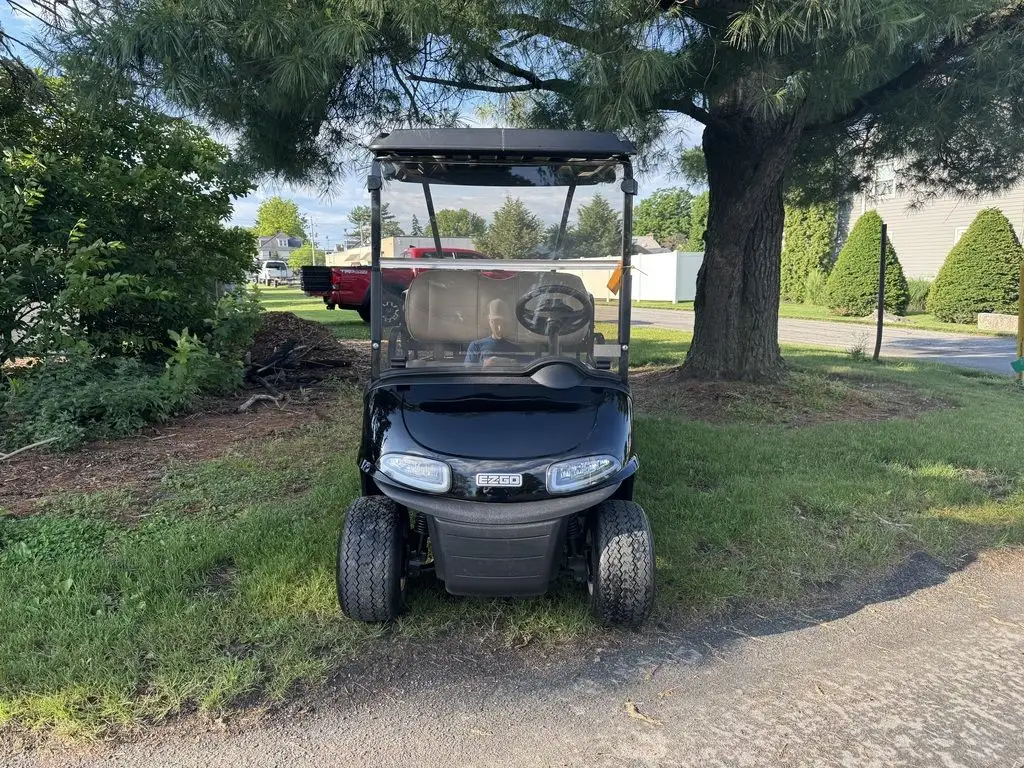 2022 E-Z-GO RXV ELiTE Lithium photo 2
