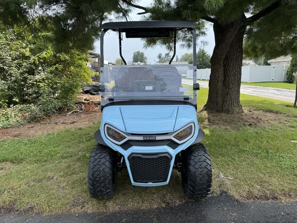 2027 E-Z-GO Liberty photo 2