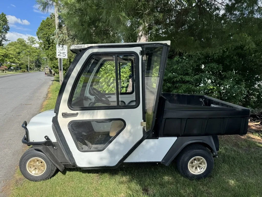 2009 Cushman Hauler photo 4