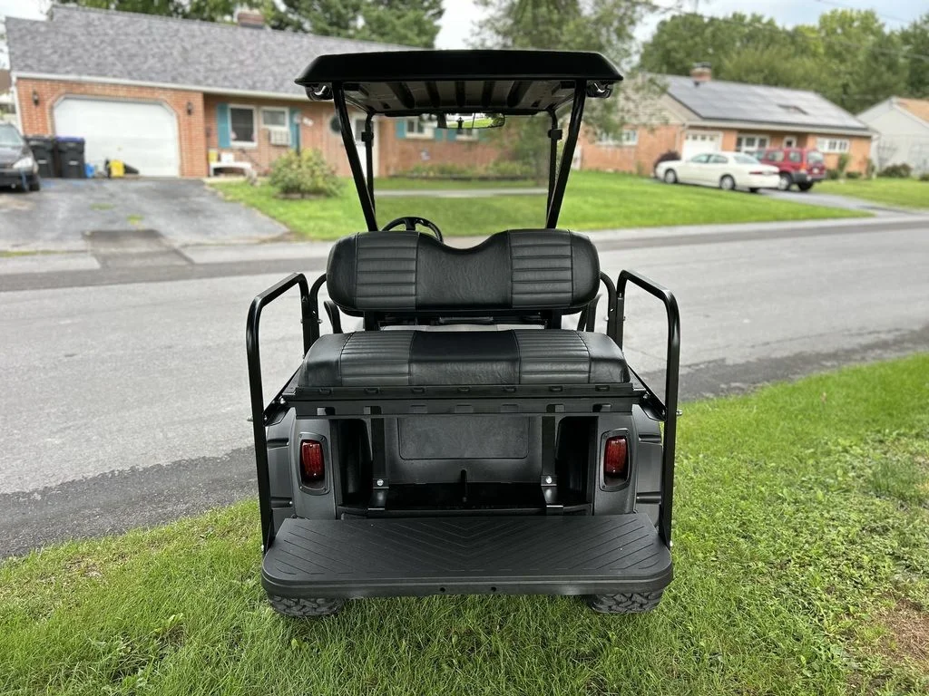 2019 E-Z-GO RXV photo 4