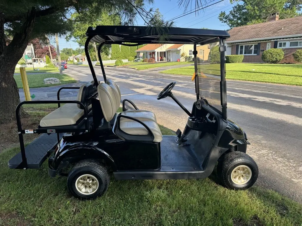 2022 E-Z-GO RXV ELiTE Lithium photo 5