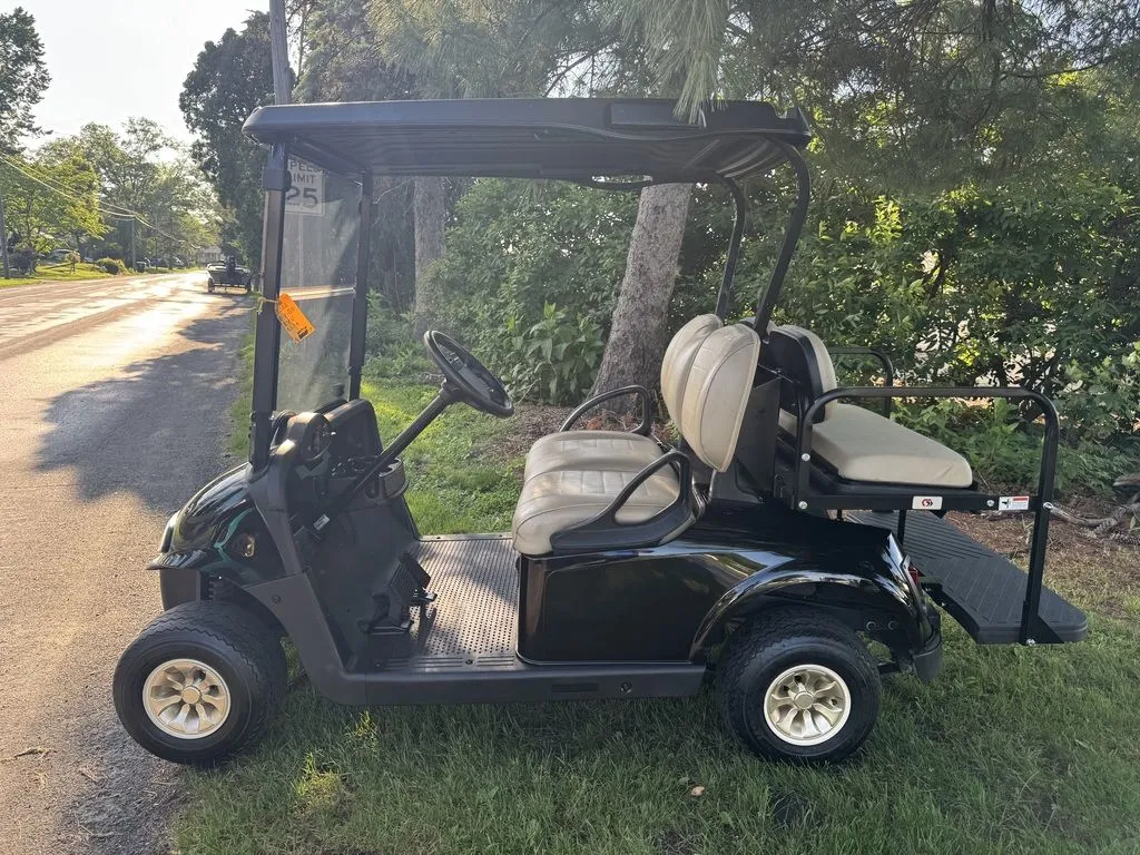 2022 E-Z-GO RXV ELiTE Lithium photo 6