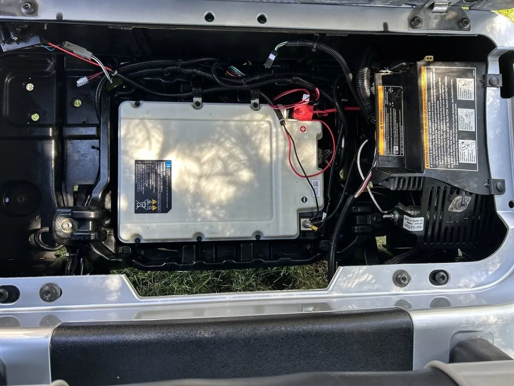 2022 E-Z-GO RXV ELiTE Lithium photo 9