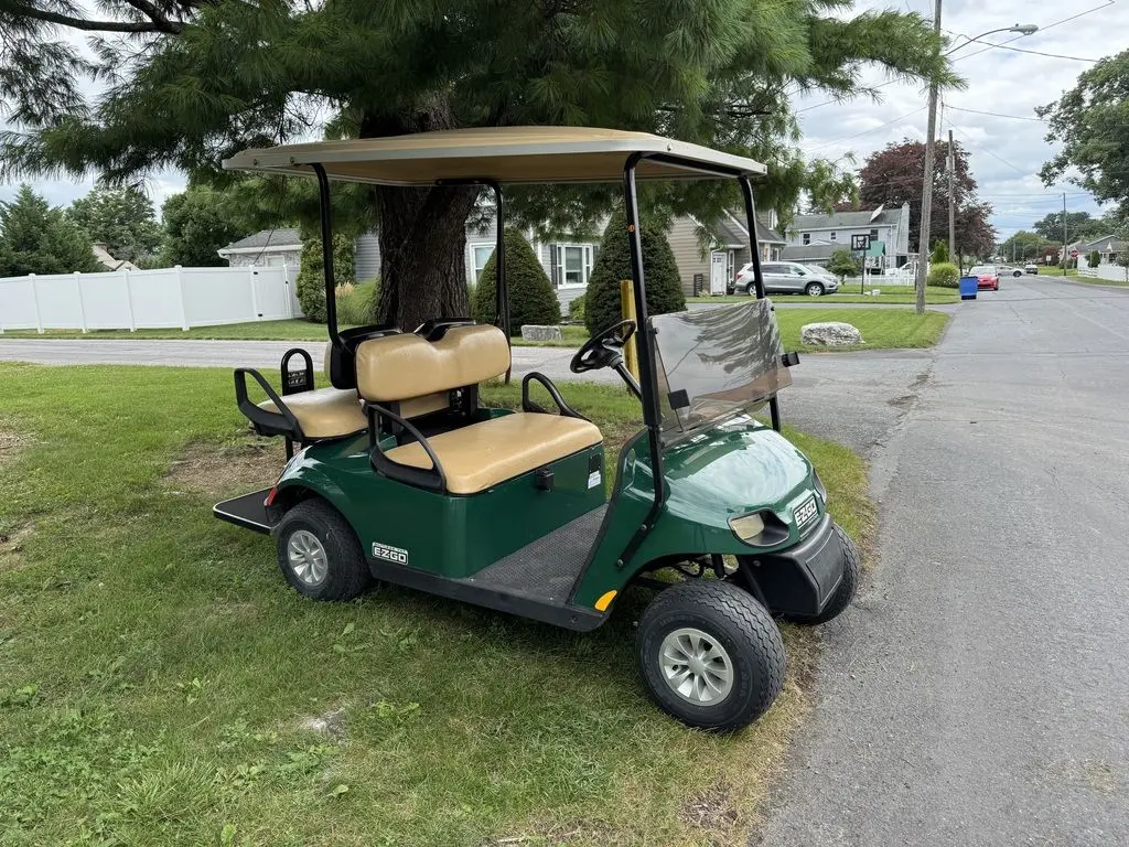 2018 E-Z-GO TXT photo 3