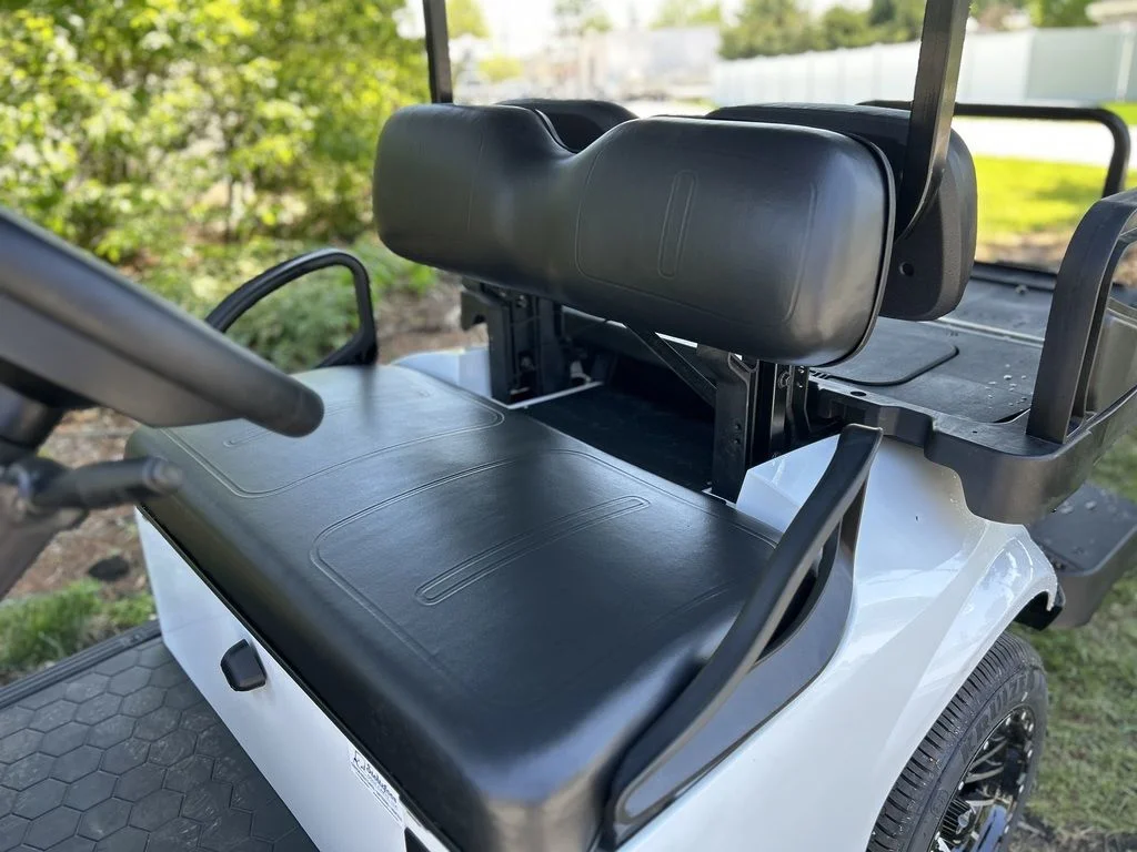 2026 E-Z-GO Express photo 7