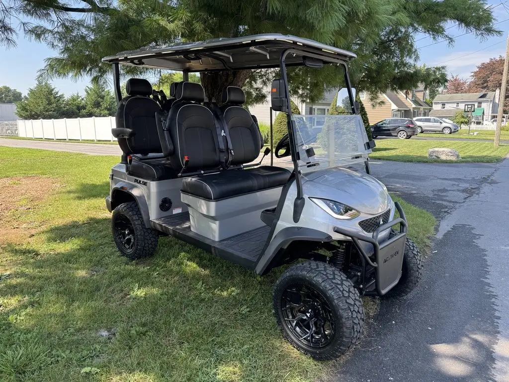 2026 Activev 4 Forward Lifted photo 3