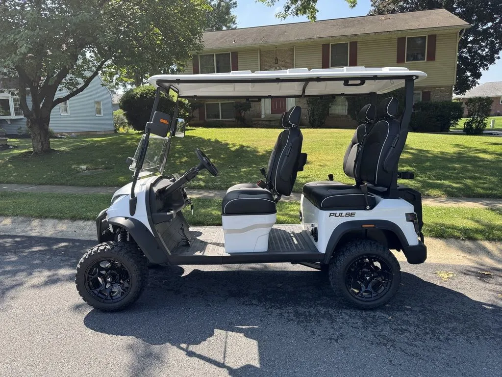 2026 Activev 4 Forward Lifted photo 4