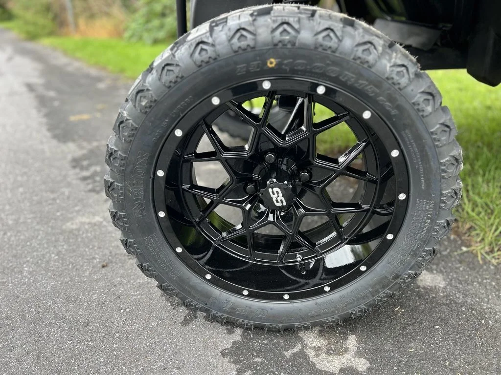 2019 E-Z-GO RXV photo 8
