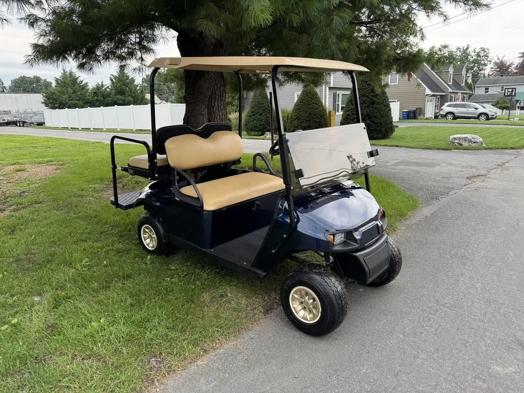 2021 E-Z-GO TXT photo 3