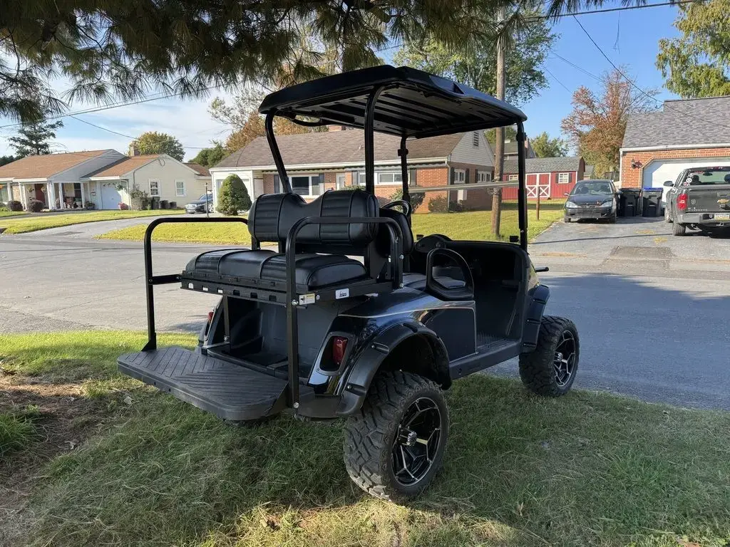 2018 E-Z-GO RXV photo 8