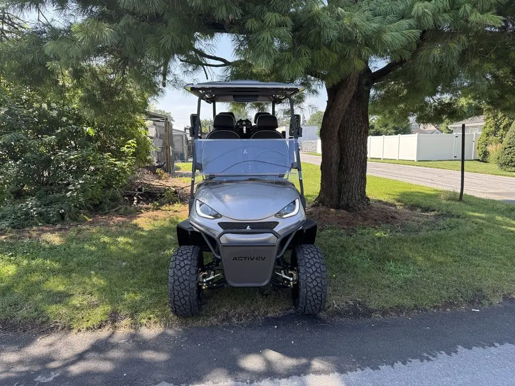 2026 Activev 4 Forward Lifted photo 2