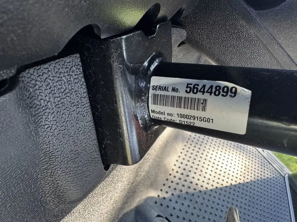 2022 E-Z-GO RXV photo 15