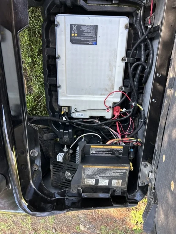 2022 E-Z-GO RXV ELiTE Lithium photo 9