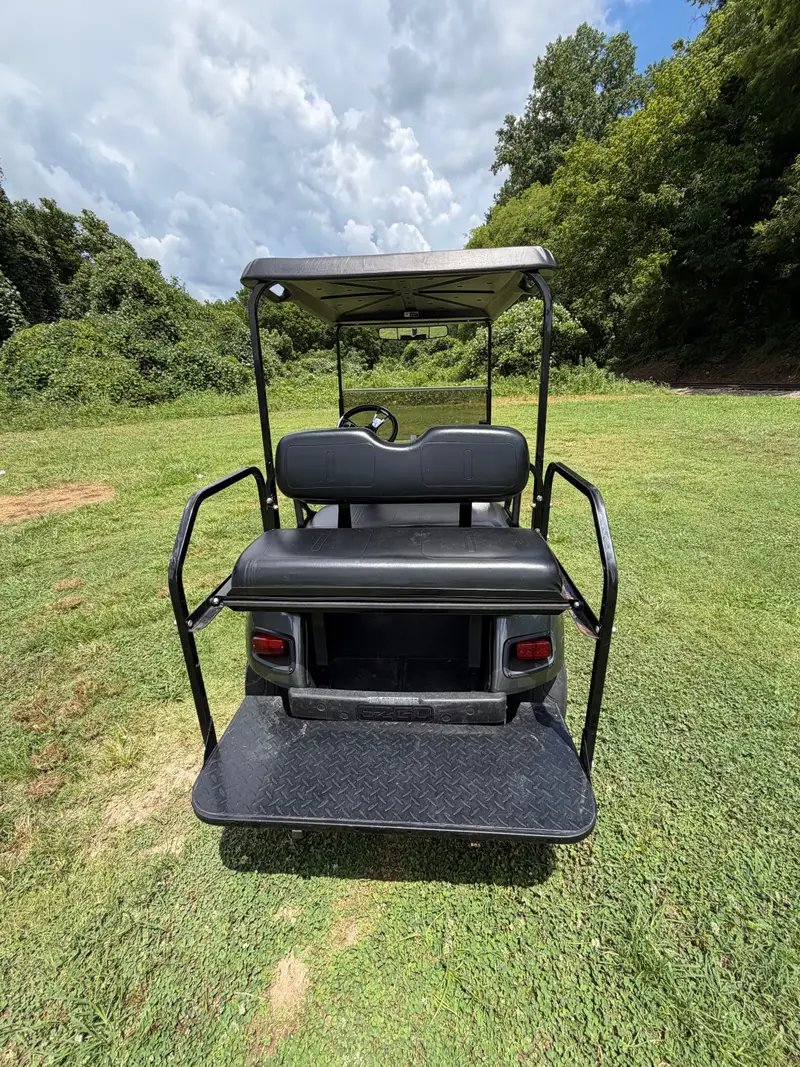 2015 E-Z-GO TXT photo 4