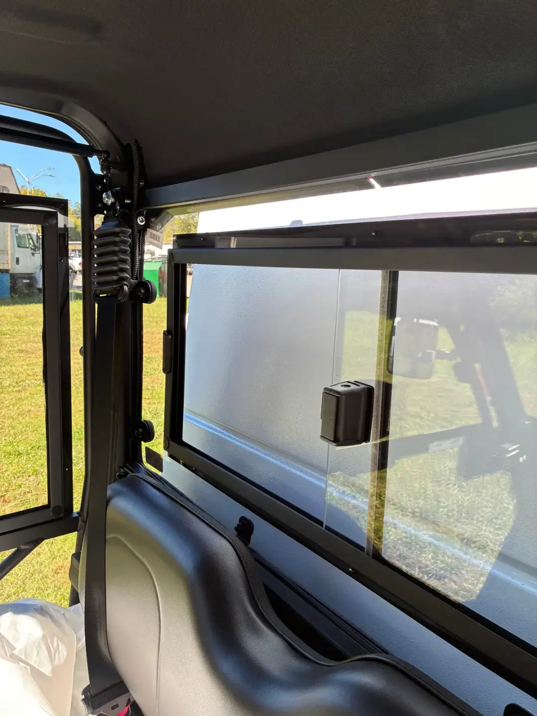 2027 Cushman Hauler PRO LSV photo 2